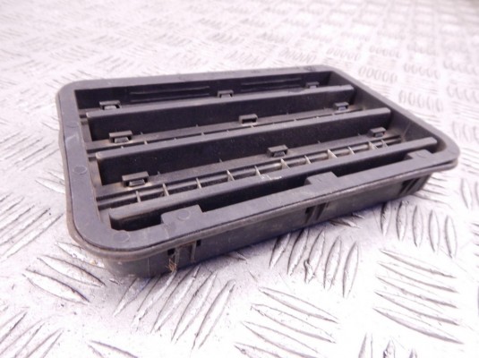 Решетка вентиляции кузова BMW 5-series (E39) 64 22 8 391 346