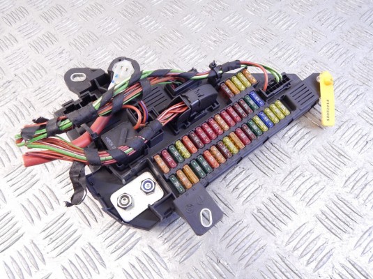 Блок предохранителей BMW 5-series (E60/61) 61 14 9 138 830