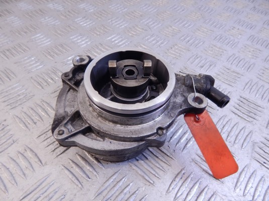 Насос вакуумный BMW X5-series (E53) 11 66 7 786 841