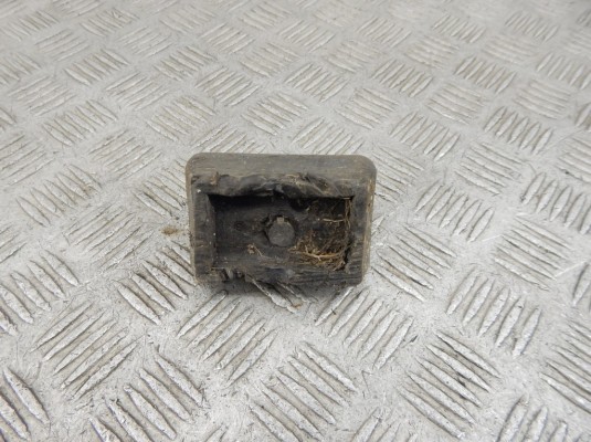 Опора под домкрат (поддомкратная подушка) BMW 3-series (E46) 51 71 8 268 885