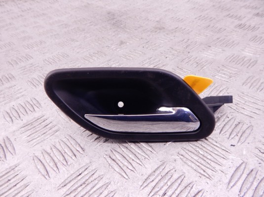 Ручка внутренняя передняя правая BMW 5-series (E39) 51 21 8 226 050 Ручка внутренняя передняя правая BMW 5-series (E39) 51 21 8 226 050