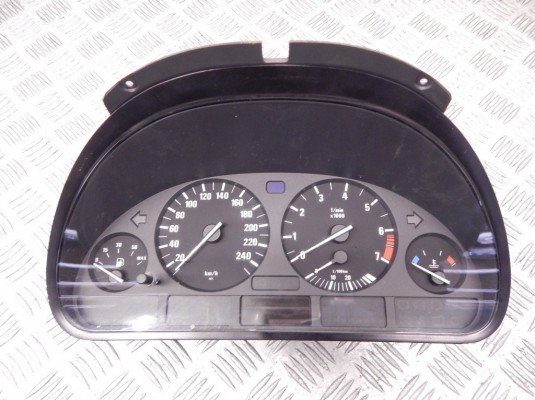 Щиток приборов (приборная панель) BMW 5-series (E39) 62 11 8 375 669