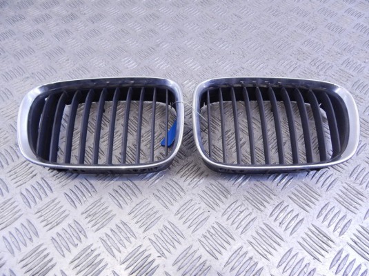 Решетка радиатора BMW 5-series (E39) 51 13 8 159 315