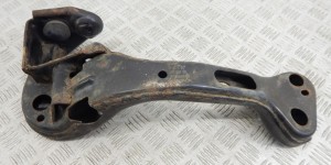 Кронштейн КПП BMW X3-series (E83) 22 31 3 402 272