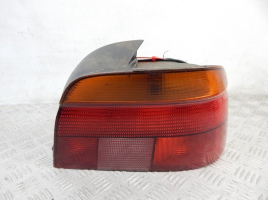 Фонарь задний правый BMW 5-series (E39) 8358032