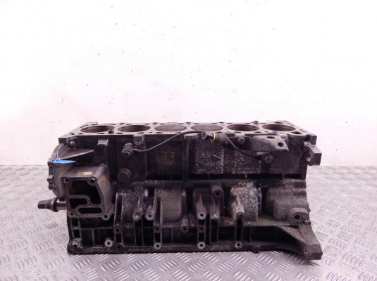 Блок цилиндров BMW 5-series (E39) 11 11 1 438 374