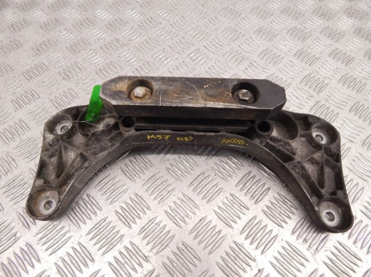 Кронштейн КПП BMW 5-series (E39) 22 32 1 096 106