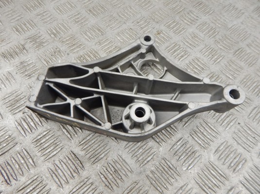 Кронштейн двигателя BMW 3-series (F30/31) 22 11 6 788 611