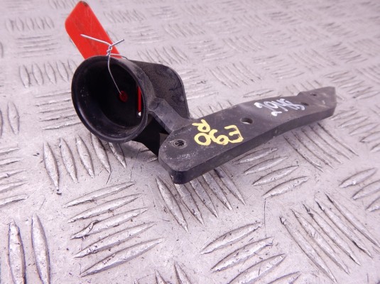 Кронштейн крепления крыла переднего правого BMW 3-series (E90/91/92) 51 11 7 058 448 Кронштейн крепления крыла переднего правого BMW 3-series (E90/91/92) 51 11 7 058 448