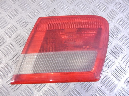 Фонарь крышки багажника правый BMW 3-series (E46) 63 21 8 368 760