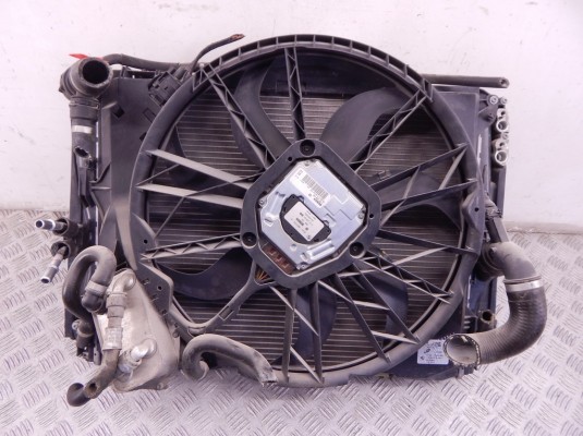 Кассета радиаторов BMW 3-series (E90/91/92) 17 10 7 524 912 Кассета радиаторов BMW 3-series (E90/91/92) 17 10 7 524 912