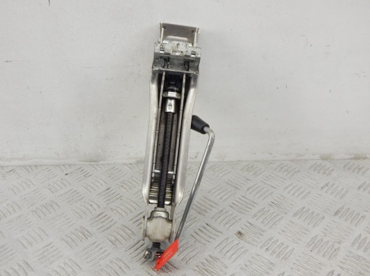 Домкрат AUDI A6 (C5/B4) 1997-2004 8L0011031A