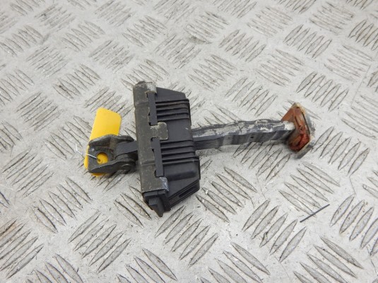 Ограничитель открывания двери передней BMW 3-series (E90/91/92) 51 21 7 060 189 Ограничитель открывания двери передней BMW 3-series (E90/91/92) 51 21 7 060 189