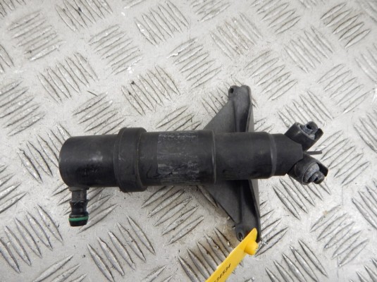 Форсунка омывателя фар BMW 5-series (E60/61) 61 67 7 038 415 Форсунка омывателя фар BMW 5-series (E60/61) 61 67 7 038 415