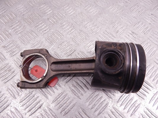 Поршень BMW 7-series (E65/66) 11 25 7 792 747