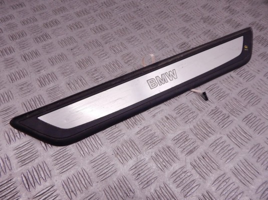 Накладка декоративная BMW 7-series (F01/02) 51 47 7 181 011 Накладка декоративная BMW 7-series (F01/02) 51 47 7 181 011