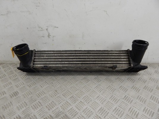 Интеркулер BMW 3-series (E90/91/92) 17 51 7 524 916