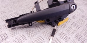 Ручка наружная передняя левая BMW 1-series (E87) 51 21 7 060 651 Ручка наружная передняя левая BMW 1-series (E87) 51 21 7 060 651