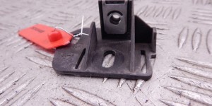 Крепление фары левой BMW 3-series (E90/91/92) 51 64 7 136 827