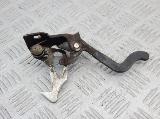 Крюк капота BMW 5-series (E39) 51 23 8 172 164 Крюк капота BMW 5-series (E39) 51 23 8 172 164