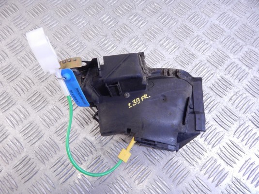 Замок двери передней правой BMW 5-series (E39) 51 21 8 235 104