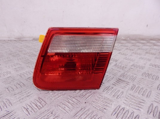 Фонарь крышки багажника правый BMW 3-series (E46) 63 21 8 368 760