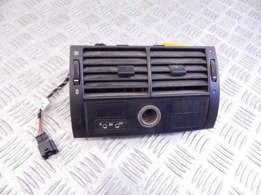 Дефлектор обдува салона BMW X5-series (E53) 64 22 8 370 911