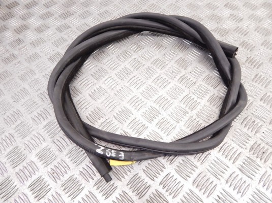 Уплотнитель BMW 5-series (E39) 51 72 7 116 405