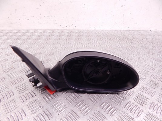 Зеркало наружное правое BMW 1-series (E87) 51 16 7 189 850