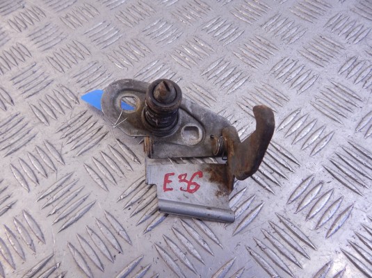 Крюк капота BMW 3-series (E36) 51 23 8 130 865 Крюк капота BMW 3-series (E36) 51 23 8 130 865