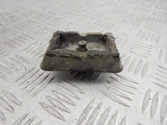 Опора под домкрат (поддомкратная подушка) BMW 5-series (E39) 51 71 7 001 650 Опора под домкрат (поддомкратная подушка) BMW 5-series (E39) 51 71 7 001 650