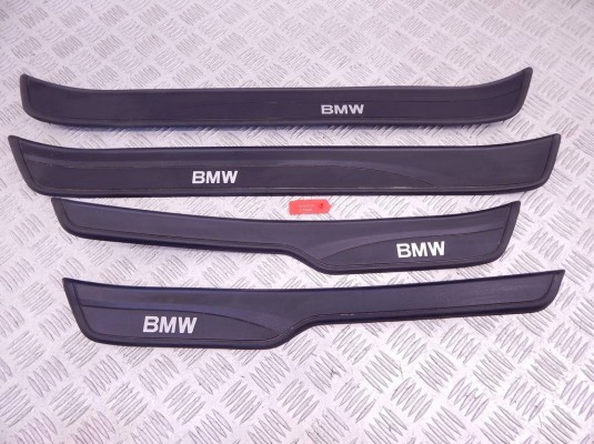 Накладка декоративная BMW 3-series (E90/91/92) 51 47 7 060 279