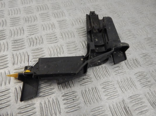 Крепление фары правой BMW 3-series (E46) 63 12 8 380 188 Крепление фары правой BMW 3-series (E46) 63 12 8 380 188