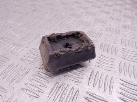 Опора под домкрат (поддомкратная подушка) BMW 3-series (E46) 51 71 8 268 885 Опора под домкрат (поддомкратная подушка) BMW 3-series (E46) 51 71 8 268 885