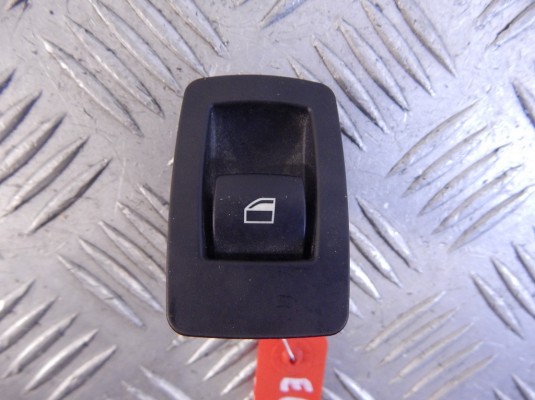 Блок управления стеклоподъемниками BMW 5-series (E60/61) 61 31 9 113 773