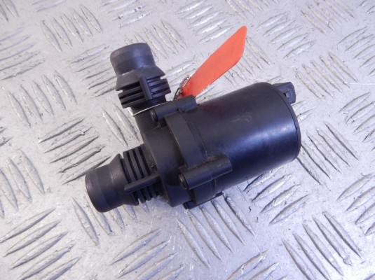 Насос антифриза дополнительный BMW X5-series (F15) 64 11 9 197 085