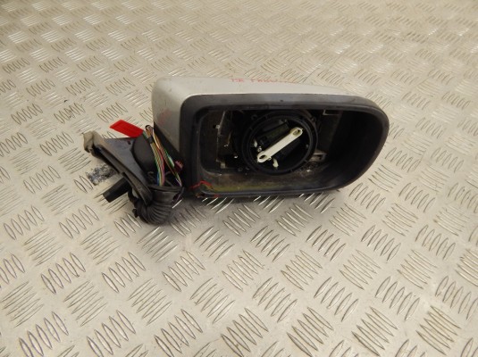 Зеркало наружное правое BMW 5-series (E39) 51 16 8 266 600