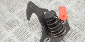 Крюк капота BMW 3-series (E90/91/92) 51 23 7 073 916 Крюк капота BMW 3-series (E90/91/92) 51 23 7 073 916