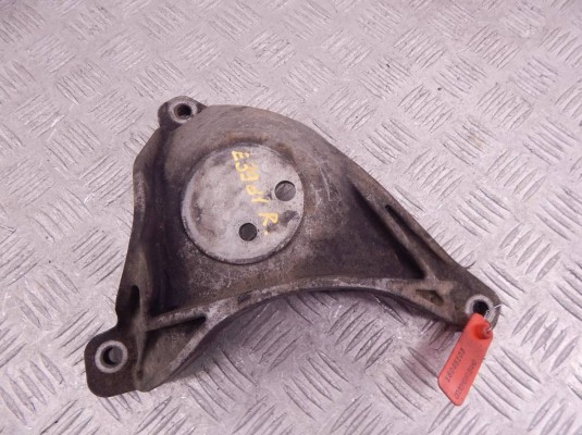 Кронштейн двигателя BMW 5-series (E39) 22 11 1 096 080