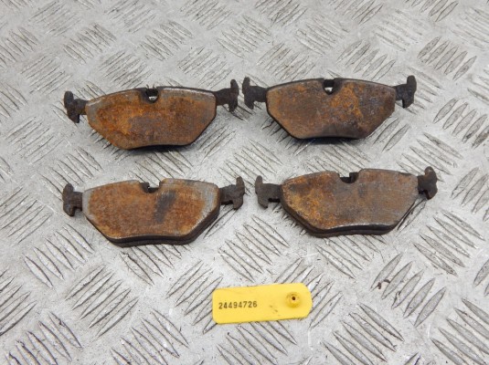 Тормозные колодки задние BMW 3-series (E46) Тормозные колодки задние BMW 3-series (E46)