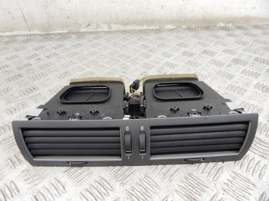 Дефлектор обдува салона BMW 7-series (E65/66) 64 22 6 943 015 Дефлектор обдува салона BMW 7-series (E65/66) 64 22 6 943 015