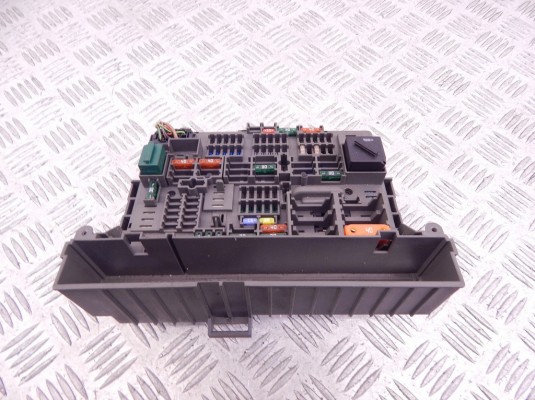 Блок предохранителей BMW 3-series (E90/91/92) 61 14 9 119 446