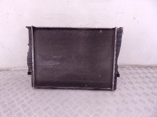 Радиатор (основной) BMW 1-series (E87) 17 11 7 553 111 Радиатор (основной) BMW 1-series (E87) 17 11 7 553 111