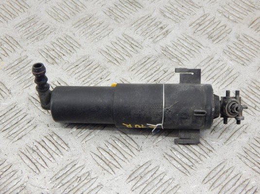 Форсунка омывателя фар BMW X5-series (E70) 61 67 7 173 852 Форсунка омывателя фар BMW X5-series (E70) 61 67 7 173 852