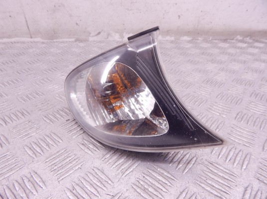 Поворотник правый BMW 3-series (E46) 63 13 7 165 850 Поворотник правый BMW 3-series (E46) 63 13 7 165 850