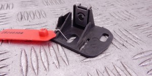 Крепление фары правой BMW 3-series (E90/91/92) 51 64 7 136 828