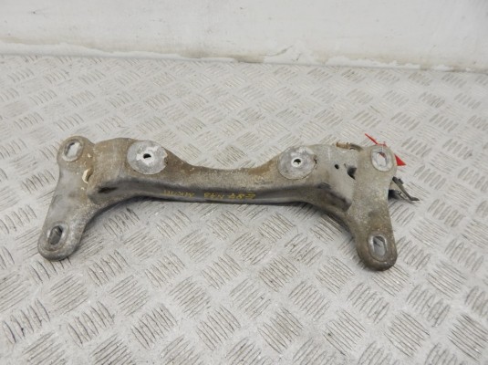 Кронштейн КПП BMW 1-series (E87) 22 31 6 771 064 Кронштейн КПП BMW 1-series (E87) 22 31 6 771 064