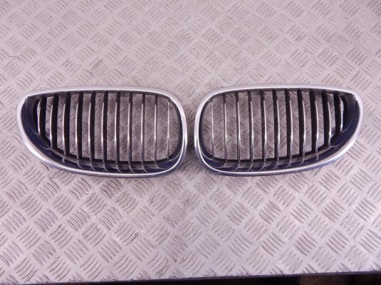 Решетка радиатора BMW 5-series (E60/61) 51 13 7 027 062