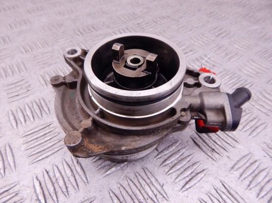 Насос вакуумный BMW X5-series (E53) 11 66 7 795 142