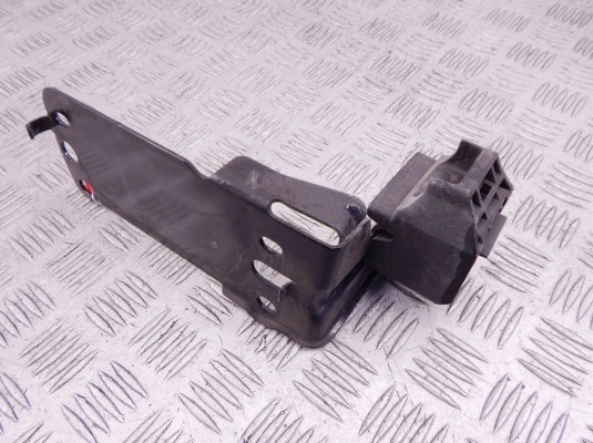 Передняя панель крепления облицовки (телевизор) BMW 3-series (E90/91/92) 51 64 7 117 811 Передняя панель крепления облицовки (телевизор) BMW 3-series (E90/91/92) 51 64 7 117 811